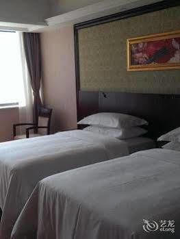 Vienna Hotel Sh Fengxian Nanqiao Jinhai Road Sanghaj Kültér fotó